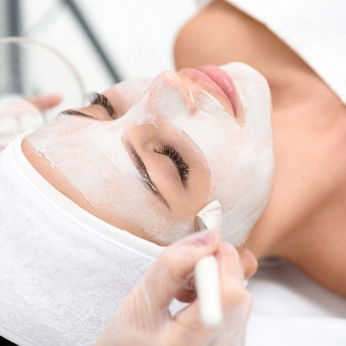 Phi Kim Trị Mụn Là Gì? Chăm Sóc Da Sau Khi Phi Kim Trị Mụn