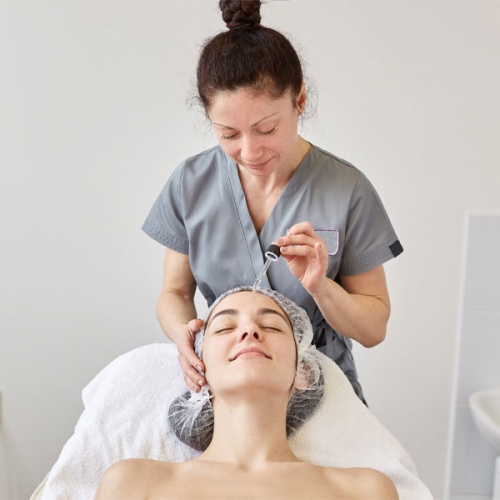 Peel Da Trị Mụn Có Thực Sự Hiệu Quả Cho Các Vấn Đề Về Mụn