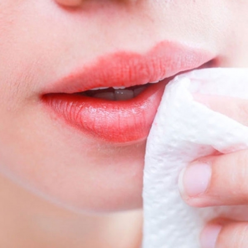 10 cách trị khô môi hiệu quả và nhanh chóng