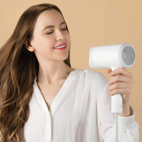 Giải đáp thắc mắc: Có nên sấy tóc sau khi gội đầu không?