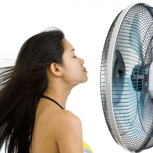 Mách bạn cách làm tóc khô nhanh mà không cần sấy