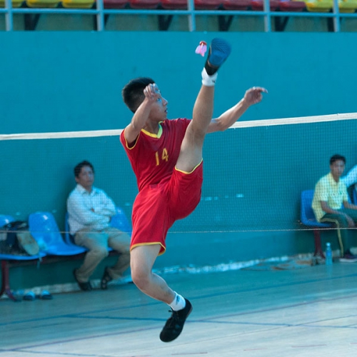 Hướng dẫn kỹ thuật tâng cầu bằng mu bàn chân cho người mới