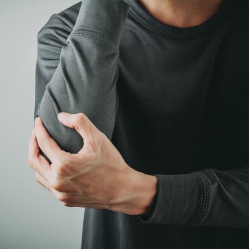 Tay không duỗi thẳng được sau khi tập gym là do đâu?