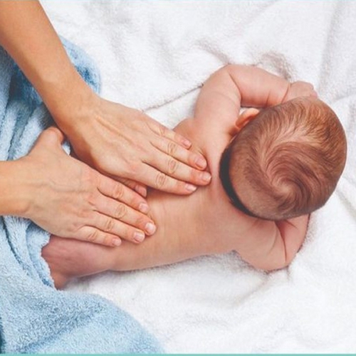 Cách massage cho trẻ sơ sinh giúp xương của trẻ khỏe mạnh hơn