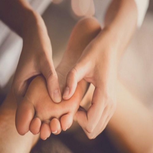 Hướng dẫn cách massage chân chữa bệnh và giảm đau nhức